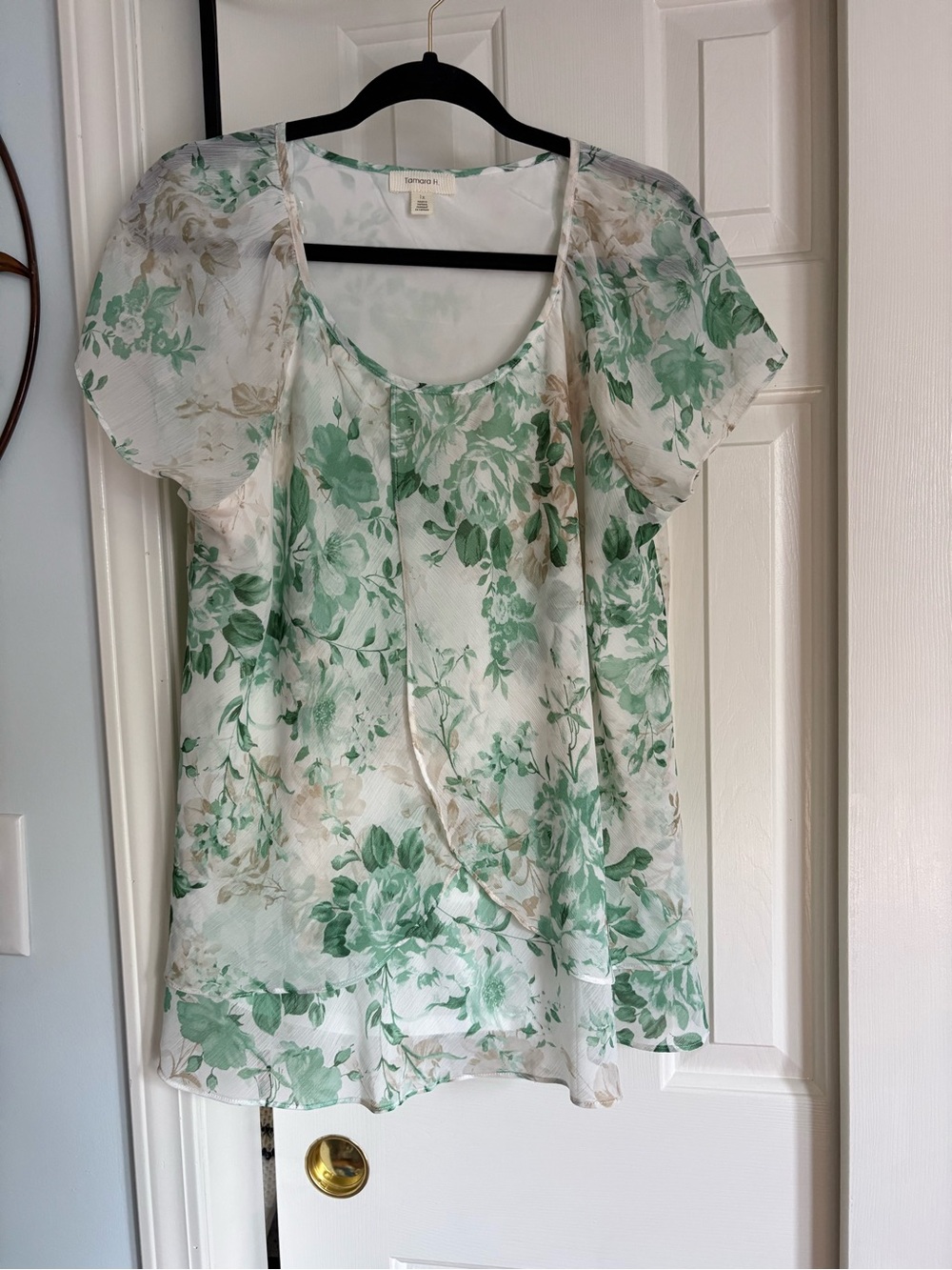 Lightweight Floral Scoop Neck Blouse - Green and Cream